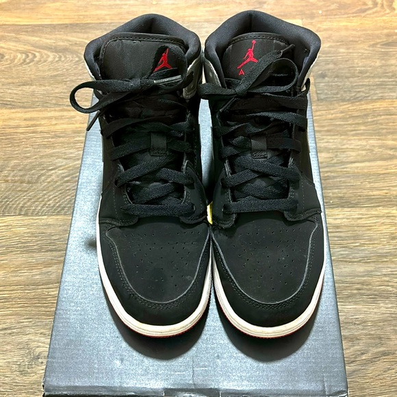 SOLD!! SIZE 7 Youth AIR JORDAN MID (GS) - Picture 3 of 7